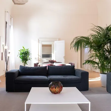 Palazzo Vendramin Costa *