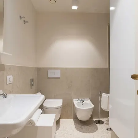 Palazzo Vendramin Costa *