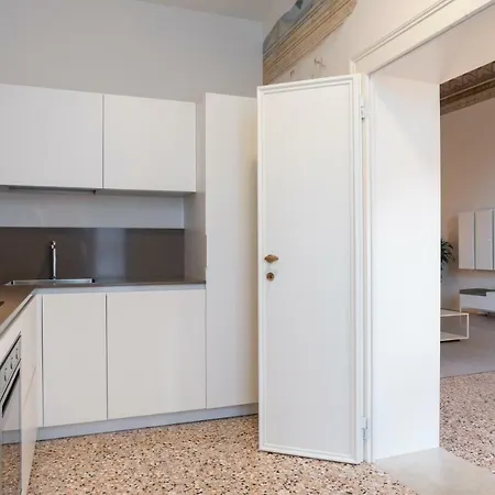 Palazzo Vendramin Costa *