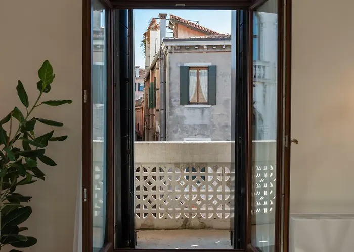 Palazzo Vendramin Costa Διαμέρισμα *