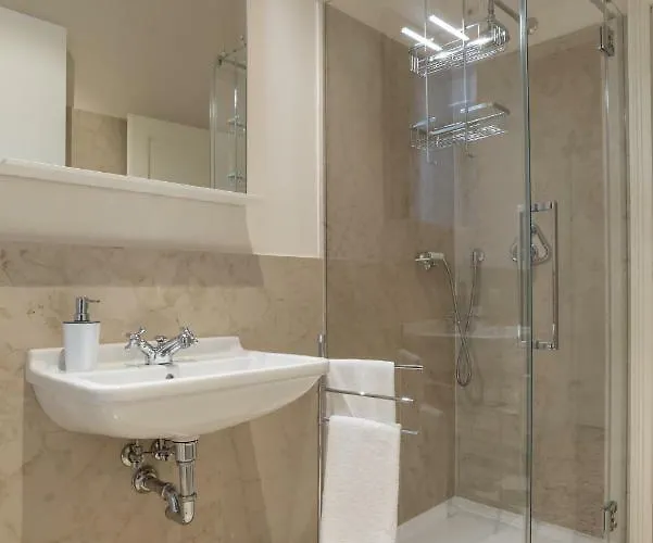 Palazzo Vendramin Costa *