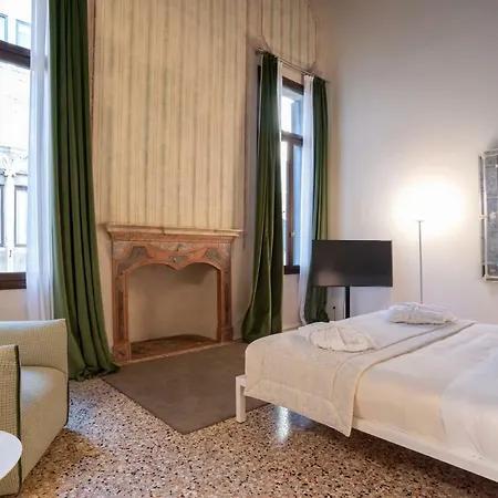 公寓 Palazzo Vendramin Costa 威尼斯