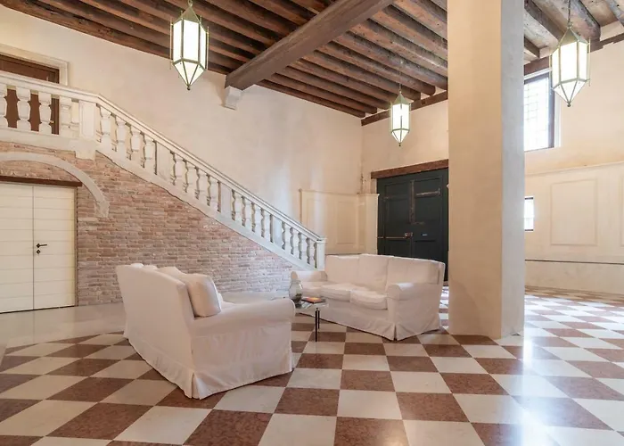 Palazzo Vendramin Costa Daire Venedik