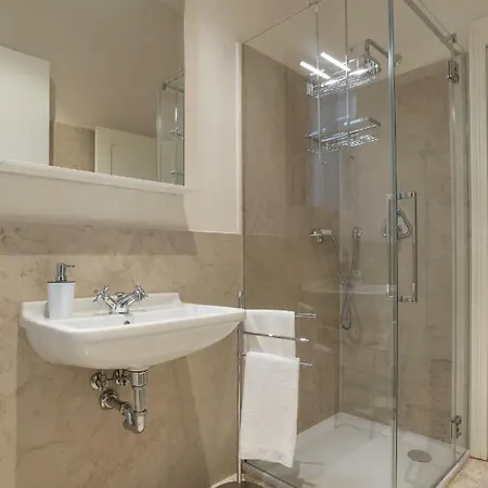 Palazzo Vendramin Costa *